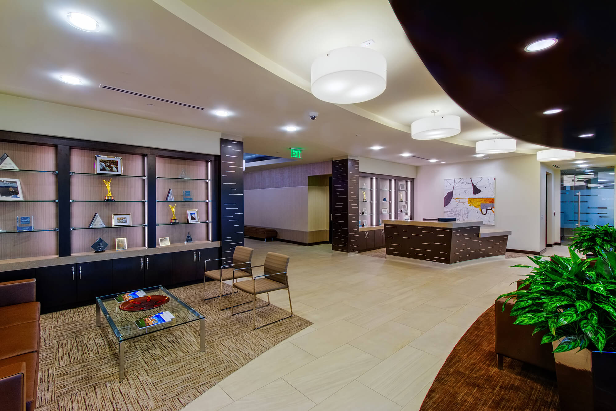 #Flashbackfriday to our work on Meritage Homes Corporate Headquarters in Scottsdale, Arizona! This 55,000S SF Class A office T.I. features stylish designs, a large training room, and a state-of-the-art conference room. Intense planning and coordination were required to properly sequence material deliveries and installations. Unique design elements included leather-wrapped ceilings, extensive millwork, custom framing features, and high-end lighting. See the full project at the link below! https://www.venncompanies.com/projects/tenant-interiors/meritage-homes/ Architect: @pinnacledesignaz . . . . . #construction #commercialrealestate #constructionmarketing #constructionequipment #commercialrealestate #constructionmanagement #constructionsite #contractor #contractorlife #contractors #contractorsofinsta #generalcontractor #generalcontractors #constructionphotos #realestate #constructionphotography #constructionlife #arizona #GC #Scottsdale #tenantinterior #meritagehomes #realestate